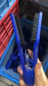 Phong cách ngoại thương nẹp làm tóc lược nhựa làm tóc Lược kẹp tóc thẳng hình chữ V Nhà máy sản xuất lược uốn tóc thẳng mới tạo kiểu tóc chăm sóc tóc hỗn hợp phụ kiện dụng cụ làm tóc lược nẹp lược duỗi nhựa cung cấp sẵn