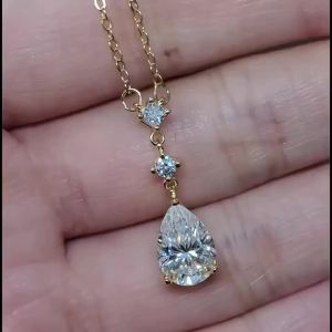 A Simple and Elegant 925 Sterling Silver 2-Carat Teardrop Pendant A Perfect Gift for Women and Couples.
