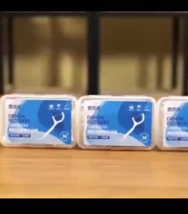 [ HCM ] Hộp 50 Chiếc Tăm Chỉ Nha Khoa Tiện Lợi Dùng 1 Lần An Toàn Sức Khỏe