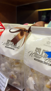 Socola Sữa Chua Bọc Hạt Hạnh Nhân | Ăn Vặt Ngon Quà Tặng người thân | White Heart Legendary 500g