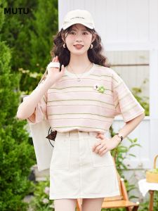 MUTU | Design Sensibility Floral 3D Stripe T-Shirt