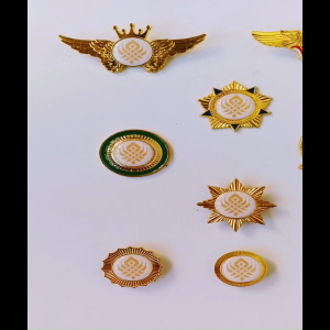 Pin Bros Lencana Kuningan Emas Kementerian Kebudayaan (Peniti atau Magnet)