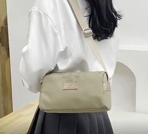 Tas Selempang COLORFUL FOX: Tas Wanita Nilon Anti Air Import