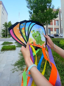 3Pcs Layang Elastis P Ortabel Mainan Layang-Layang Ketapel Anak Portabel Pola Dikirim Secara Acak