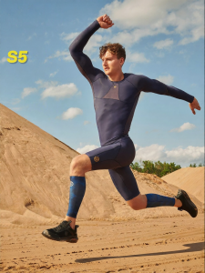 Skins | Quick Drying High Elastic Basketball Compression Shirt Mens Long Sleeve