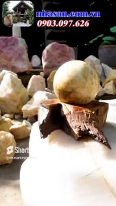 Quả cầu thạch anh bông vàng tự nhiên QC1263 Mang đến may mắn phú quý - Nặng 3.74kg (ĐK: 14cm)