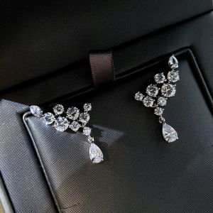 Huitan Màu Bạc Tòn Ten Bông Tai Nữ Đính Đá Cubic Zirconia Hình Học Tuyên Bố Trang Sức Thời Trang Tiệc Cưới Phụ Kiện