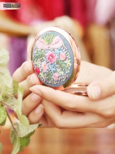 กล่องเครื่องมือเย็บปักผ้า DIY สำหรับตกแต่งหน้า เครื่องมือเย็บปักผ้าแบบพับได้ สองด้าน กล้องแต่งหน้า งานฝีมือ งานฝีมือ DIY ของขวัญ