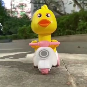 Bebek mainan/Mainan bebek berjalan/Mainan Anak Bayi/Mainan bebek self-propelled B84