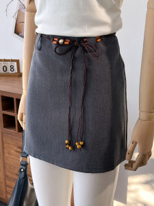 กระโปรงสั้นสีเทา กระโปรงทรงเอเอวสูง ทรงเข้ารูป ทรงเอ กระโปรงสั้นสำหรับผู้หญิง ฤดูร้อน 2025 ดีไซน์ใหม่ กระโปรงสั้นทรงเอเอวสูง