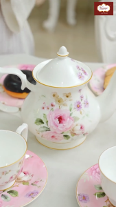 Vantage Porcelain 16pcs PrimRose Vinna Gold Tea Set