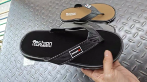 ฤดูร้อนรองเท้าแตะผู้ชายรองเท้าแตะรองเท้าแตะชายหาดกันลื่นสบายๆรองเท้าแตะในร่มบ้านรองเท้าสำหรับผู้ชายกลางแจ้งสไลด์