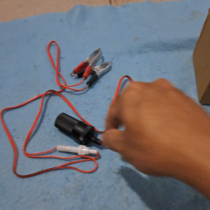 memiliki voltase hingga 12 V sehingga H24 cigarette lighter ORI 100% TERMINAL CLIP ON SOKET SOCKET PLUG AKI MOBIL DC TO AC LISTRIK SETRUM CAS ELEKTRONIK 12v 24v KABEL 1.5 METER INVERTER ADAPTOR KONEKTOR ADAPTER COLOKQN JAMPER MOBIL TRUK 2A