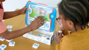 GM Kids (4-7 ขวบ) พร้อมส่ง ชุดฝึกสะกดคำศัพท์ PAW Patrol See & Spell Pup Pad Melissa & Doug) MD0532