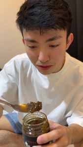 Golden L.A Kitchen Sweet Chili Garlic Oil 200mL: A Healthy & Flavorful Spice