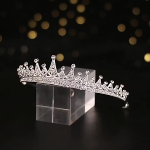YADORNOS Mahkota Paduan Berlian Imitasi Barok Wanita - Mahkota Berlian Penuh Super Flash - Aksesori Pernikahan Serbaguna Retro - Logam Berkualitas Tinggi Tidak Mudah Berubah Warna
