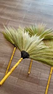 ไม้กวาดดอกหญ้า หัวดำ ด้ามไม้ สินค้าโอทอป อำเภอเวียงป่าเป้า งานแฮนด์เมด งานฝีมือ ผู้สูงอายุภายในชุมชน