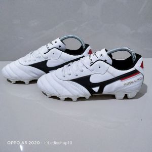 Sepatu Sepak Bola Dewasa Mizuno Rebula Bahan Kulit Sudah Di Jahit Sol Keliling