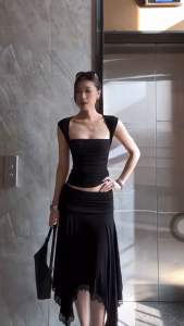 Set đồ nữ ôm body chất Cotton - Thiết kế áo đính đá cổ vuông phối chân váy midi tà lệch viền ren