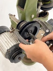 Multifunctional Bearing Puller Disassembly Tool Bearing Puller Switching Between Two Claws Three Claws