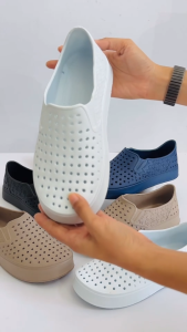 รองเท้าแตะหุ้มส้นผู้ชาย มีรูระบายอากาศ เบาสบาย Yasilu รุ่น 5003 พื้นหนา นุ่ม สวมใส่สบาย