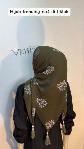 Segi Empat Tasel Hijab Segiempat Jilbab Segiempat Motif Waffle jambul pompom