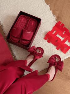 Dép Cưới Màu Đỏ Thanh Lịch Cho Cặp Đôi Mùa Hè 2024 Dép Đi Trong Nhà Bằng Vải Cotton Đế PVC Mỏng Thoáng Khí Cho Nam Và Nữ