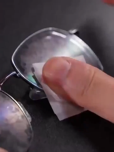 100pcs Eyeglass Cleaning Tissue Disposable Eyeglass Cloth Paper Wipe Suitable for Glasses Mobile Phones Lenses Etc. Portable Outdoor and Indoor Use