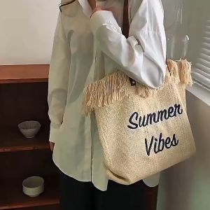 กระเป๋า สะพายทรงกว้าง ผ้าเเคนวาสปักอักษรซัมเมอร์ เเต่งขอบสายหนัง กระเป๋าย่นผักสบาย ที่น้ำหนัก สวยงาม คุณภาพคู่แพร่