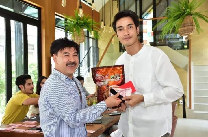 COFFEE%20PLUS%20INSTANT%20COFFEE%20POWDER%20WITH%20GINSENG%20%20ZULIAN%20(40SACHET,84SACHET)%20-%20Image%203