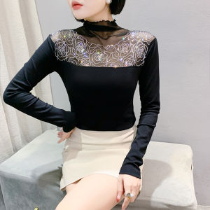 Yimei Áo Thun Nữ dát kim cương cổ cao phiên bản Hàn Quốc lưới khoét lỗ Mới Mùa Thu/Mùa Đông 2024 Áo đế màu đen thon gọn thời trang đa năng
