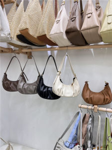 Folded Half-Moon Bag Trendy And Stylish Underarm Bag Retro Ins Style PU Soft Surface Zipper Closure Solid Color Casual Shoulder Bag for Youth