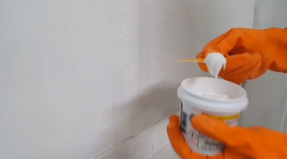 Keo trám trét khiếm khuyết và làm phẳng bề mặt tường kiêm sơn lót nội ngoại thất - Wall Putty Bosny