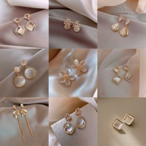 คลินิก เป้าหมายเกาหลี แฟชั่นที่สวยหรูหรูหราโอปอลดอกไม้ S Tud E Arrings สไตล์เกาหลีหรูหราเรขาคณิตต่างหูสำหรับผู้หญิงหญิงพรรคเครื่องประดับ
