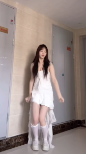 พร้อมส่ง! เดรสสายเดี่ยว รูดหน้าอก ชายหางปลา ซีทรู ระบายชั้น ปรับสาย ชุดปาร์ตี้ สีขาว/แดง/ดำ #8169