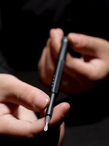 ชุดไขควงแม่เหล็ก 24 ชิ้นสะอาดสำหรับซ่อมแซมโทรศัพท์มือถือ ชุดไขควงแม่เหล็กมีถึง 24 หัว