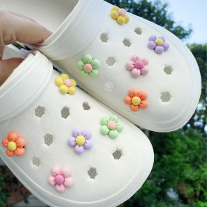 10 ชิ้นชุดตกแต่งรองเท้าสําหรับ Crocs สามมิติดอกไม้รองเท้าผู้หญิง DIY รองเท้าอุปกรณ์เสริม