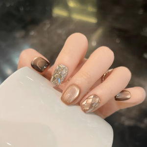 Milk Coffee Quilted Handmade Wear Nail Manicure Brown Cat Eye Flashing Champagne Diamond Fall and Winter White Short Nail Sticker