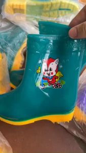 Ủng trẻ em size 26-40 nhiều màu đế cứng ủng đi mưa cho trẻ em ủng cho bé Chất Liệu Pvc An Toàn Cho Bé Kiểu Dáng Slip-On Tiện Lợi - Lazada