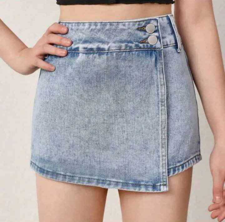Scalloped Button-Front Denim Skort