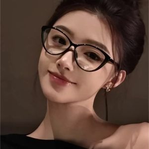 JIFANPAUL | Kính Chống Ánh Sáng Xanh Phong Cách Retro Mắt Mèo Khung Đen Nhẹ Cho Nữ