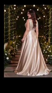 Plus Size Satin Prom Dress Sparkly Sequin V Neck Long Evening Gown Sleeveless A Line Floor Length Formal Prom Dress