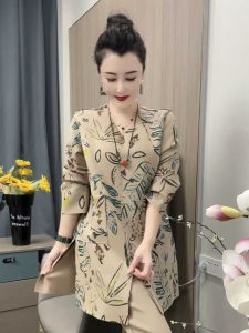 Fashionable Printed Midi Top V-Neck plus Size Casual Anti-Aging Midlife Womens T-Shirt Korean Style Loose Fit Polyester Fiber