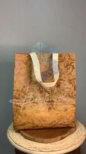 Goodie Bag Standing Handle PREMIUM TEBAL Bahan EMBOSS 30x40 Tas Spunbond Tali EMBOSS