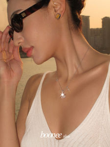 Boonee Alus Pendant Necklace Womens Original Design Planet Zirconia Lockbone Chain Jewelry Fresh out New Fashion Accessories