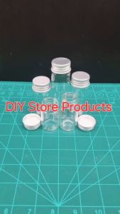 ขวดแก้วปากเกลียวสูง 6 ซ.ม. พร้อมจุกปิดฝาคละสี