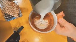 350ml/600ml 304 Stainless Steel Milk Frothing Jug Coffee Latte Jug Thickened Scale Measuring Cup