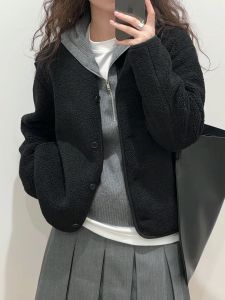 เสื้อคาร์ดิแกนแขนยาวทรงหลวมคอตั้งสำหรับผู้หญิง ผ้าขนแกะปลอม อบอุ่น แขนยาว ทรงหลวม คอตั้ง สำหรับใส่ไปงานปาร์ตี้ในฤดูหนาว