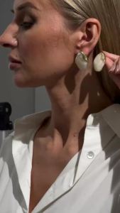 Ingemark Elegant Irregular White Resin Stud Earrings Women 2026 New Trendy Geometry Metal Piercing Earrings Party Jewelry Gift