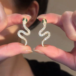 Fashionable Snake-Shaped Earrings for Women Versatile Personality Full Zircon Luxury Feelings Elegant Cool Stylish Jewelry